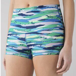 Lululemon Boogie Short (Roll Down) *Full-On Luon Seven Wonders Multi Size 4